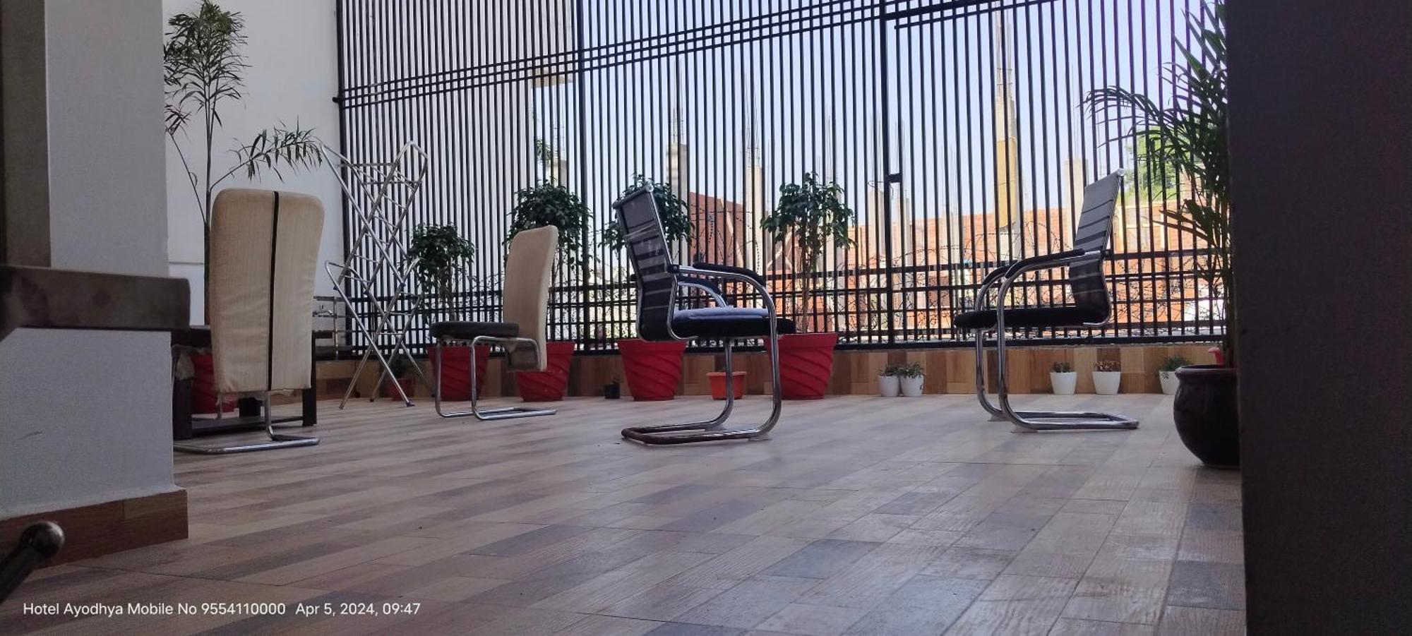 Hotel Ayodhya Paying Guest ภายนอก รูปภาพ