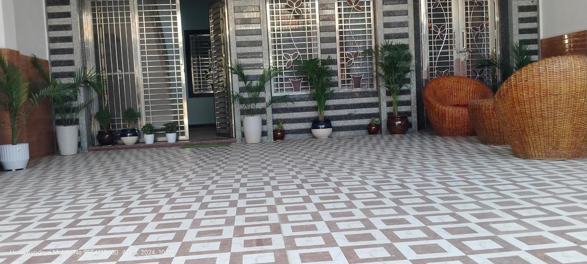 Hotel Ayodhya Paying Guest ภายนอก รูปภาพ