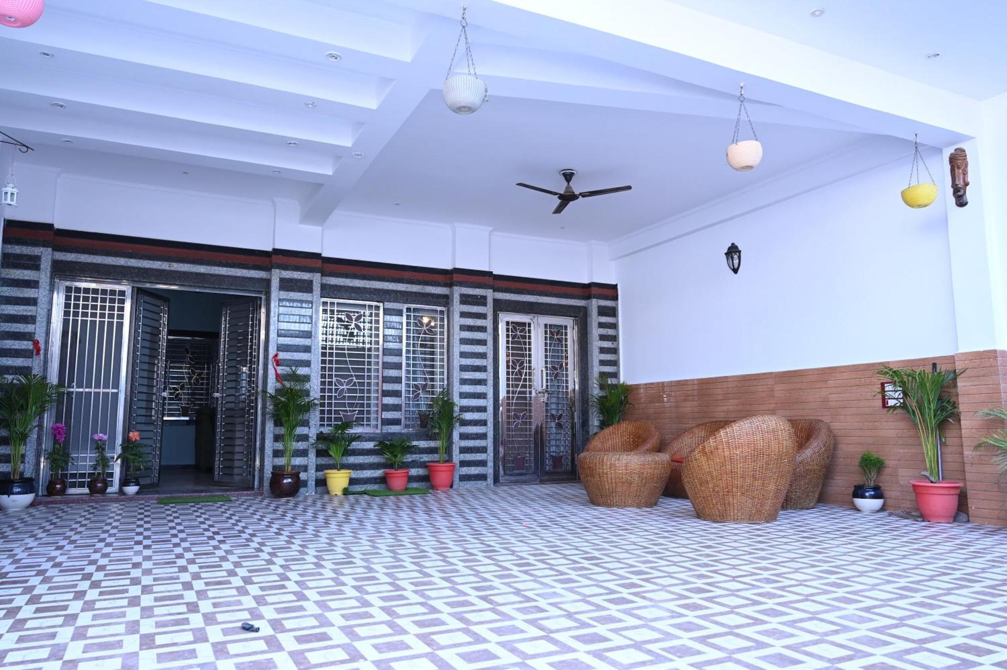 Hotel Ayodhya Paying Guest ภายนอก รูปภาพ